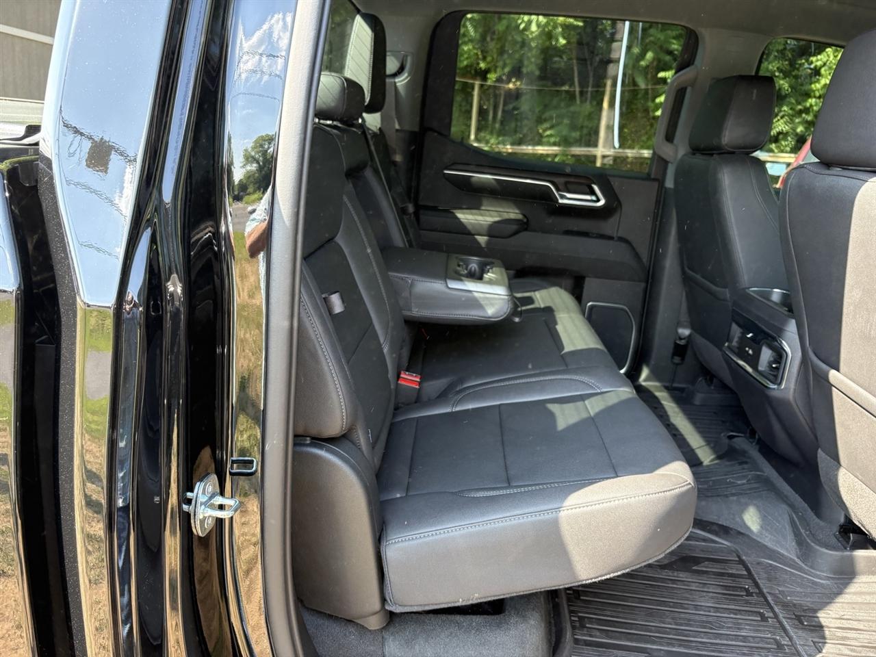 GMC Sierra 1500 SLT Crew Cab 4WD 2023