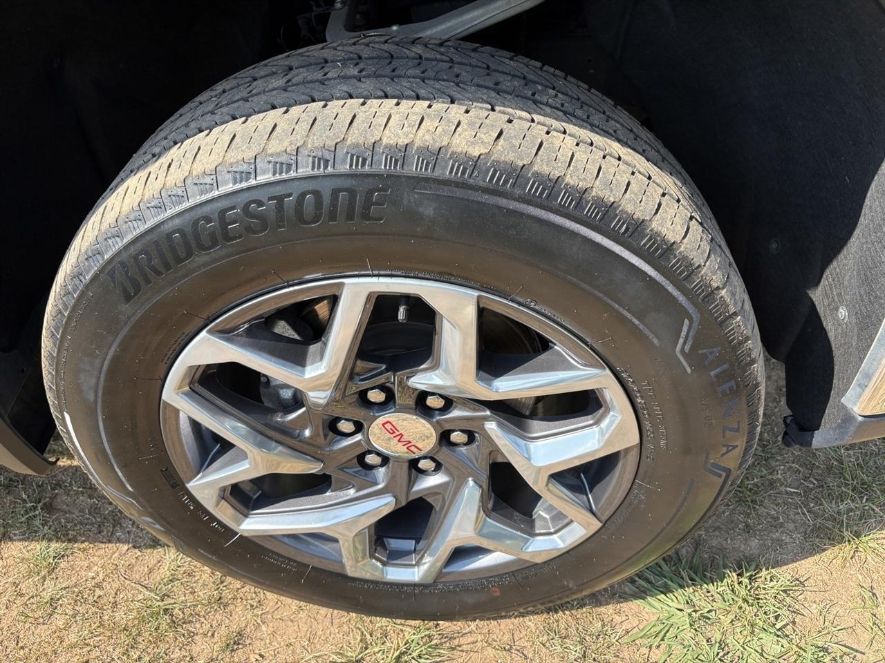 GMC Sierra 1500 SLT Crew Cab 4WD 2023