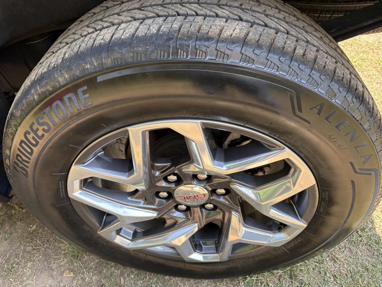 GMC Sierra 1500 SLT Crew Cab 4WD 2023