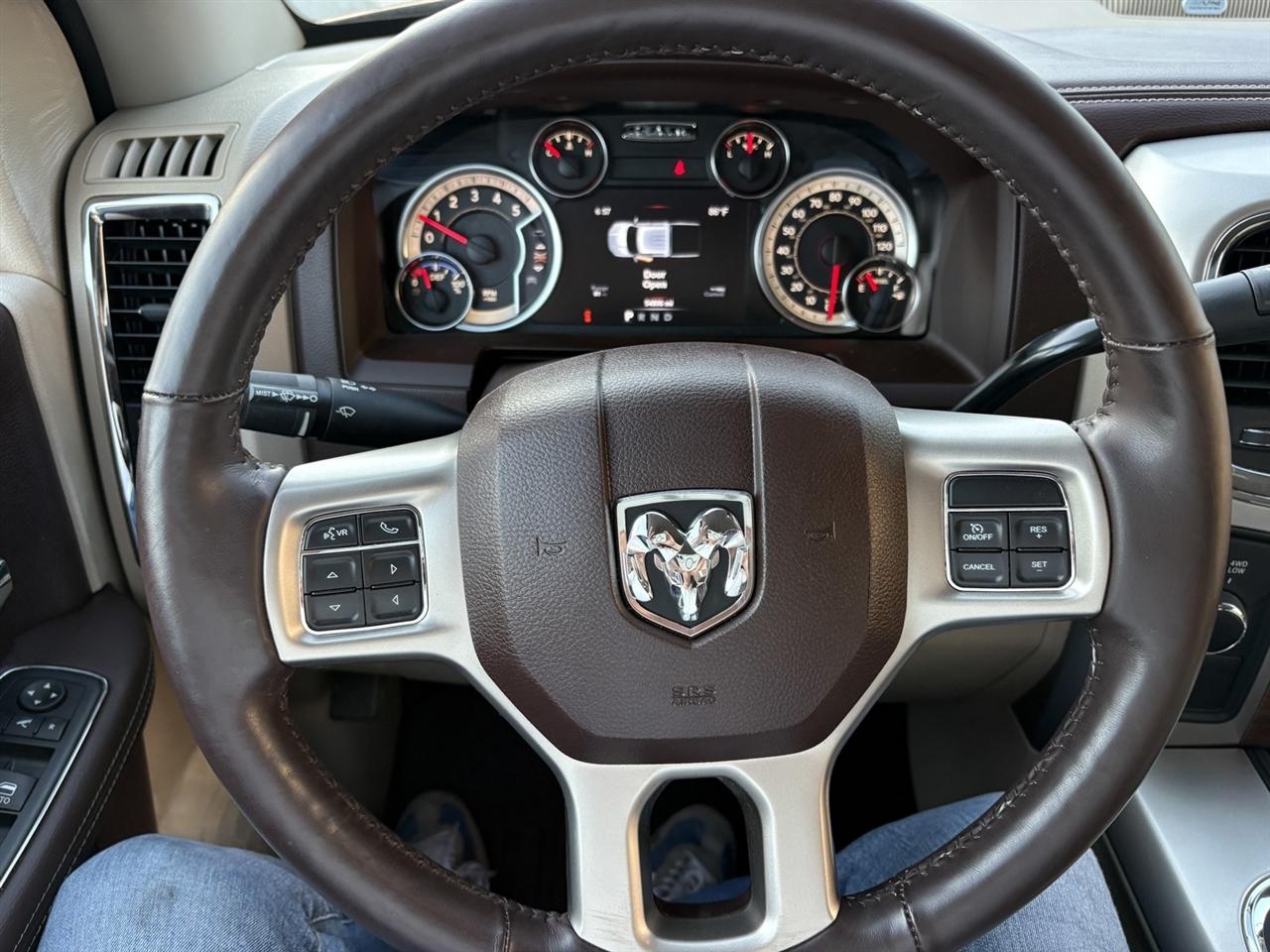 RAM 2500 Laramie Crew Cab SWB 4WD 2018