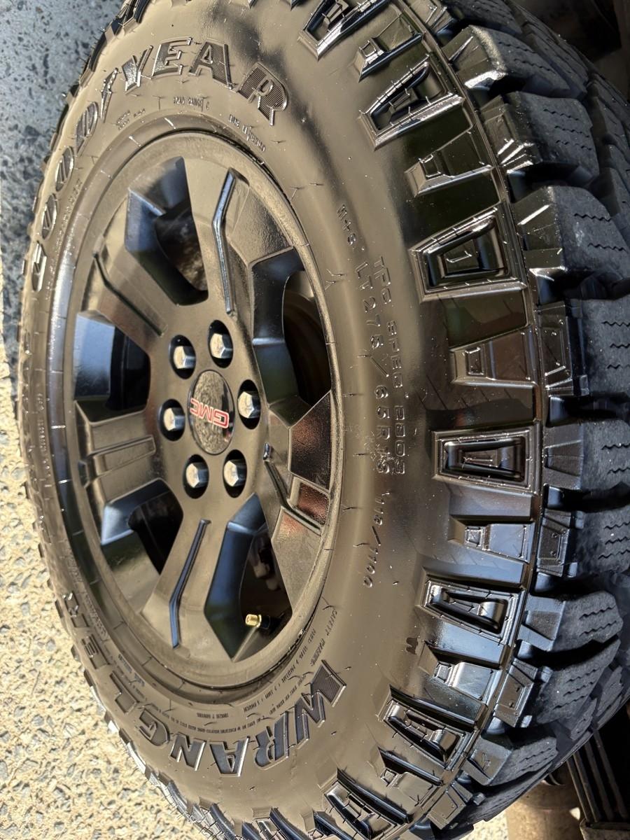 GMC Sierra 1500 AT4X Crew Cab 4WD 2022