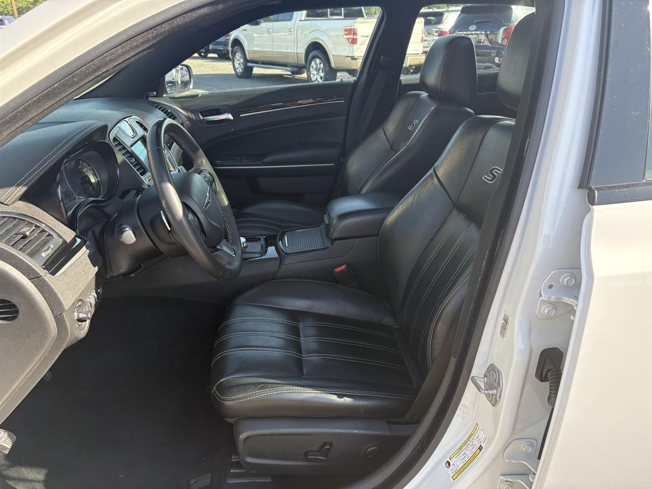 Chrysler 300 S V6 2023