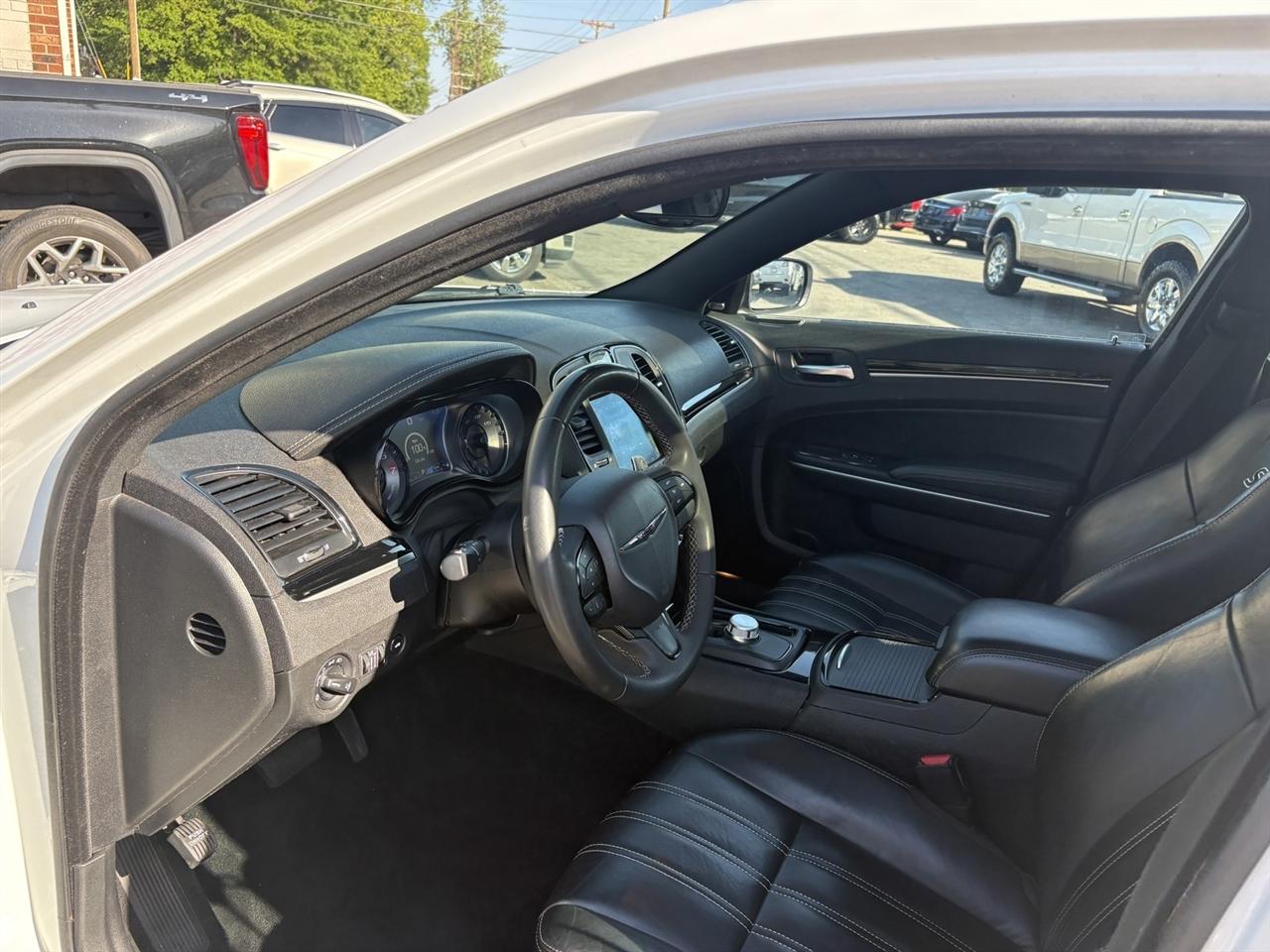 Chrysler 300 S V6 2023