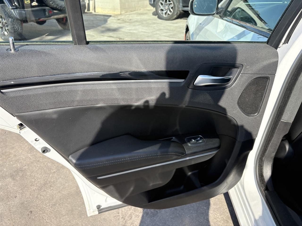 Chrysler 300 S V6 2023