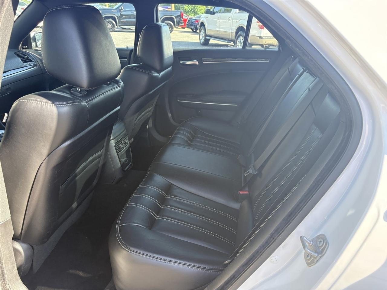 Chrysler 300 S V6 2023