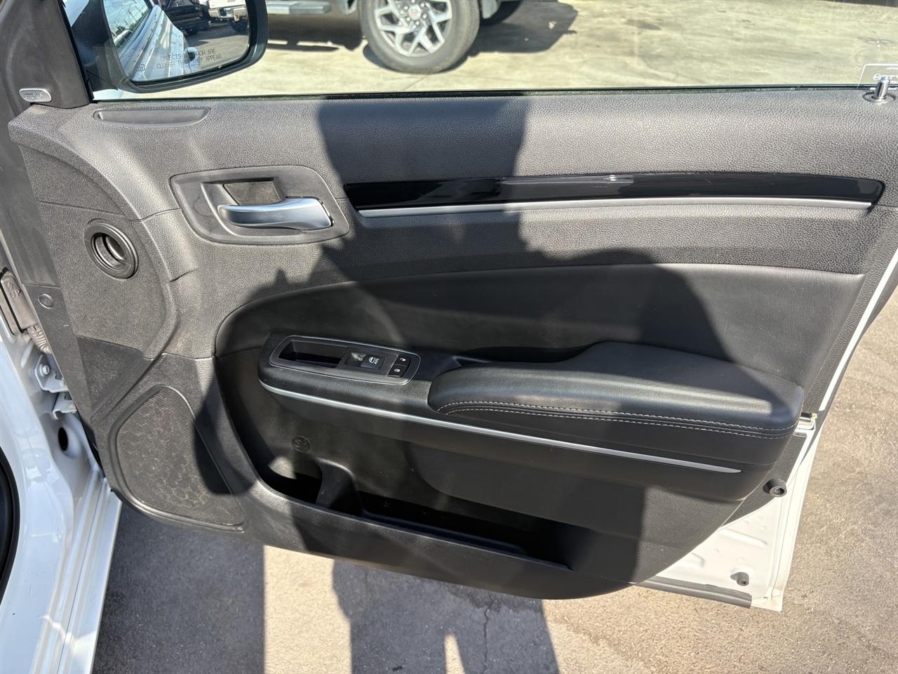 Chrysler 300 S V6 2023