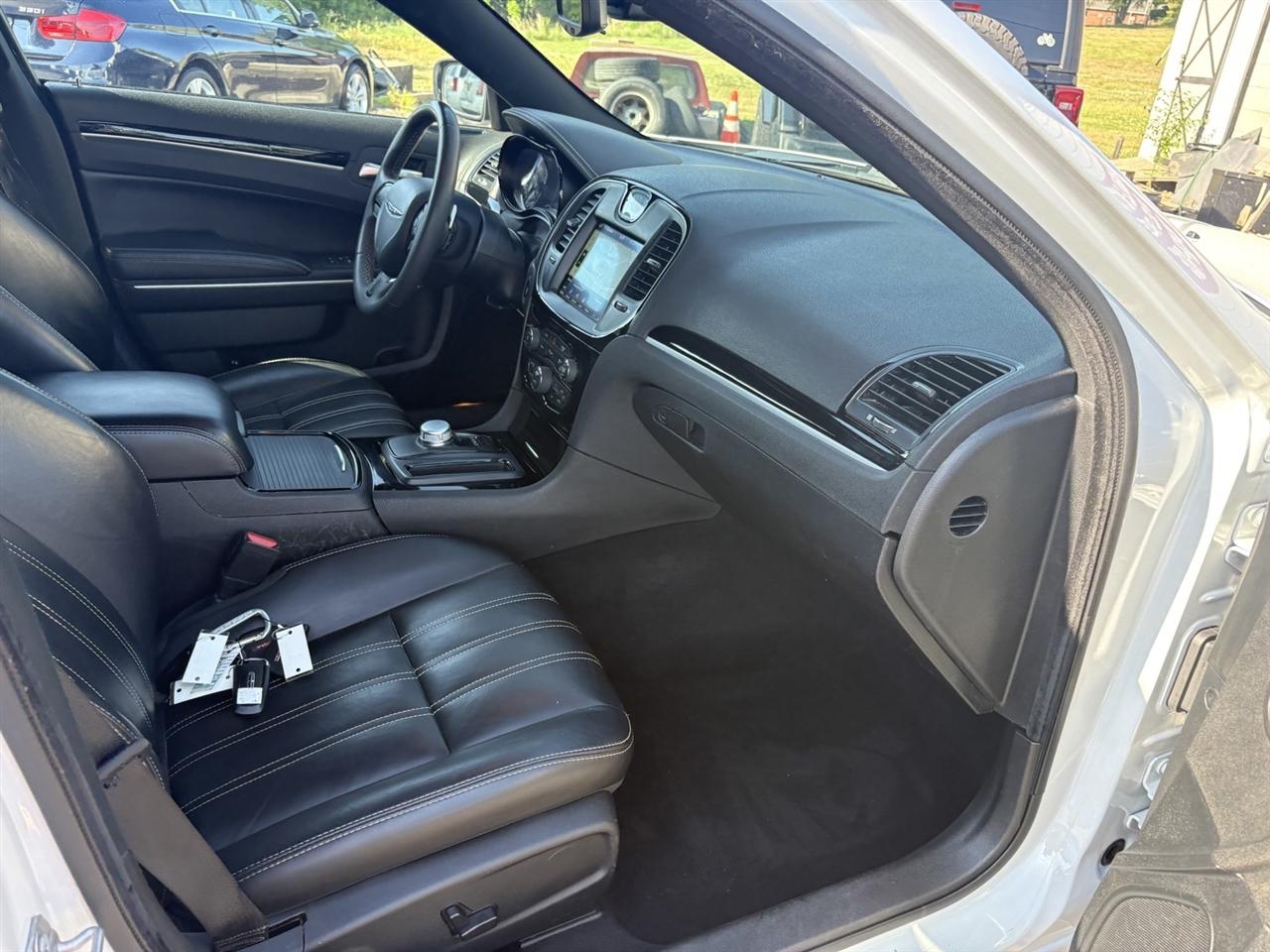 Chrysler 300 S V6 2023