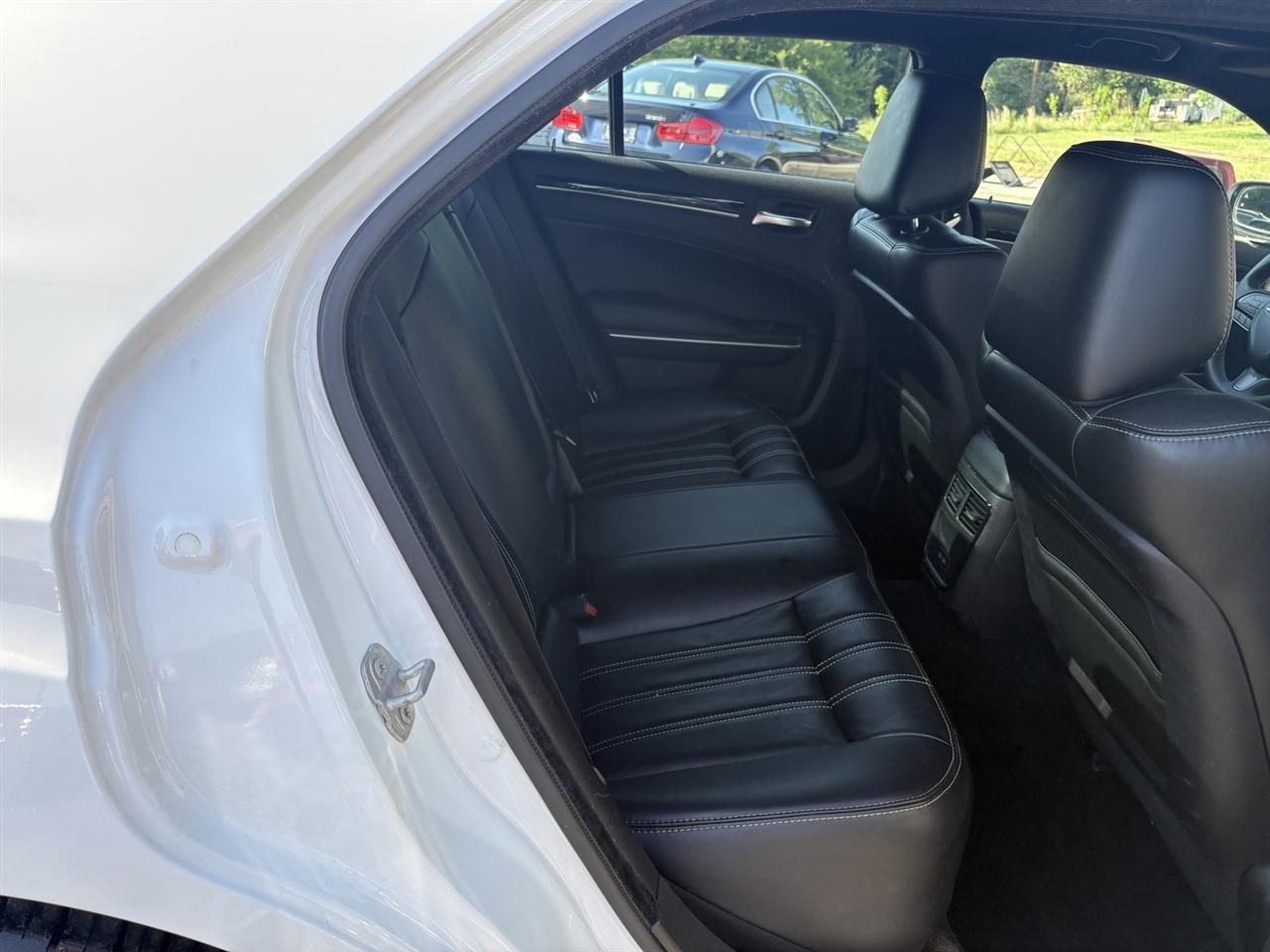 Chrysler 300 S V6 2023