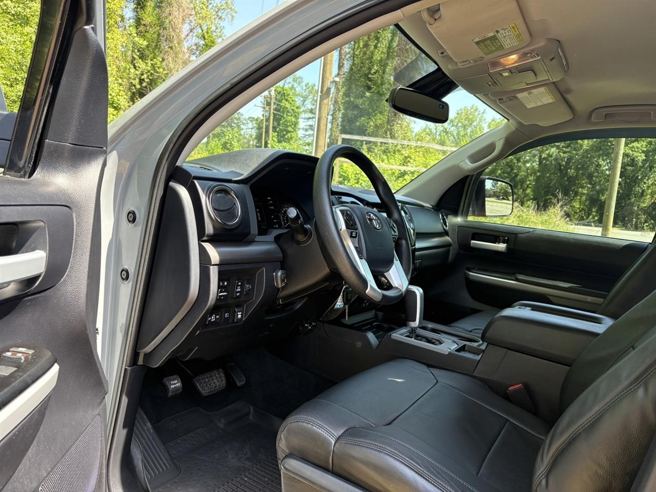 Toyota Tundra SR5 5.7L V8 CrewMax 2WD 2020
