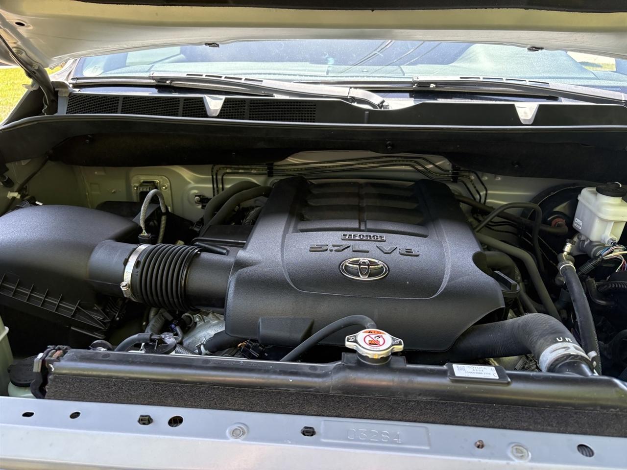Toyota Tundra SR5 5.7L V8 CrewMax 2WD 2020