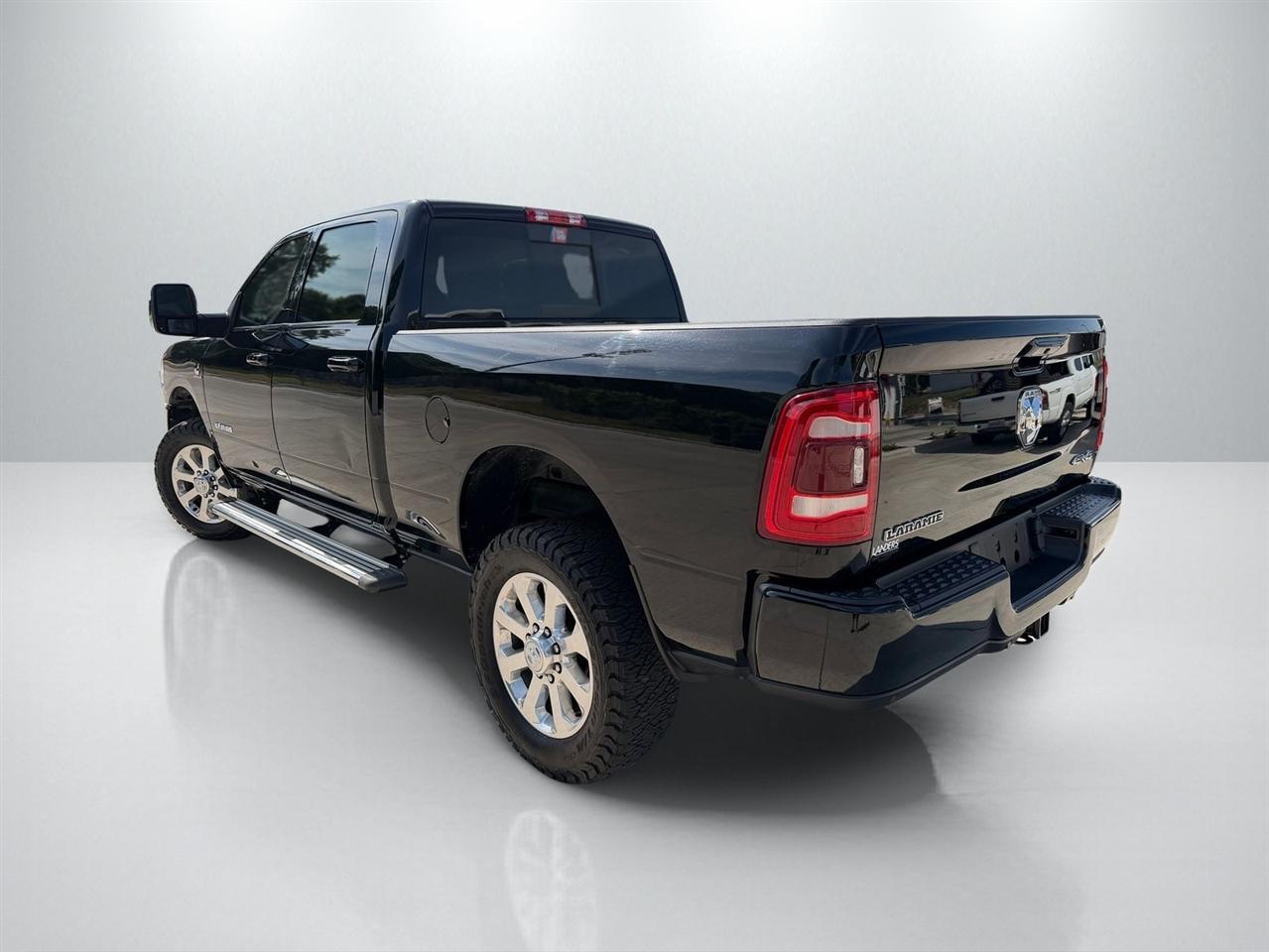 RAM 2500 Laramie Crew Cab SWB 4WD 2023