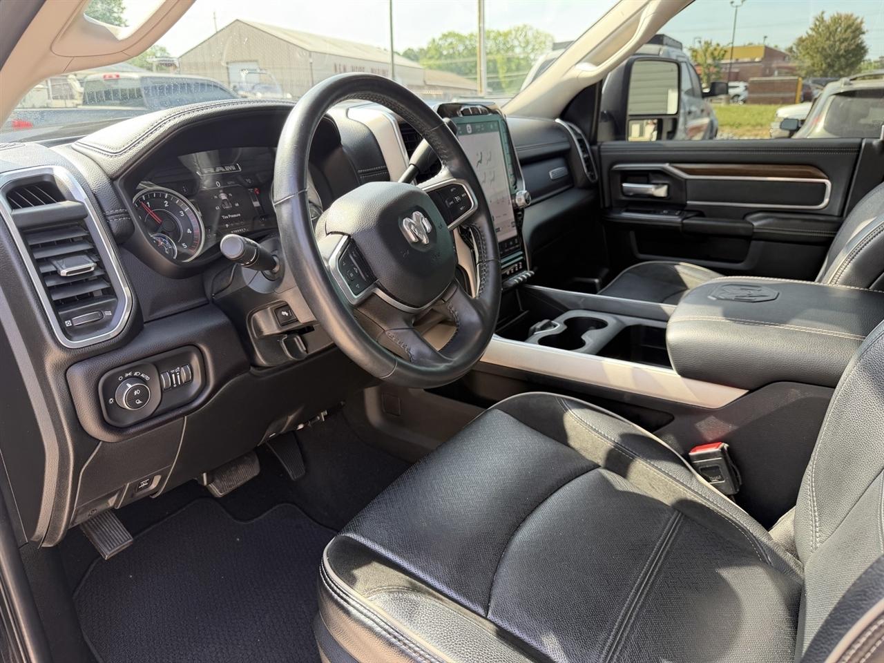 RAM 2500 Laramie Crew Cab SWB 4WD 2023