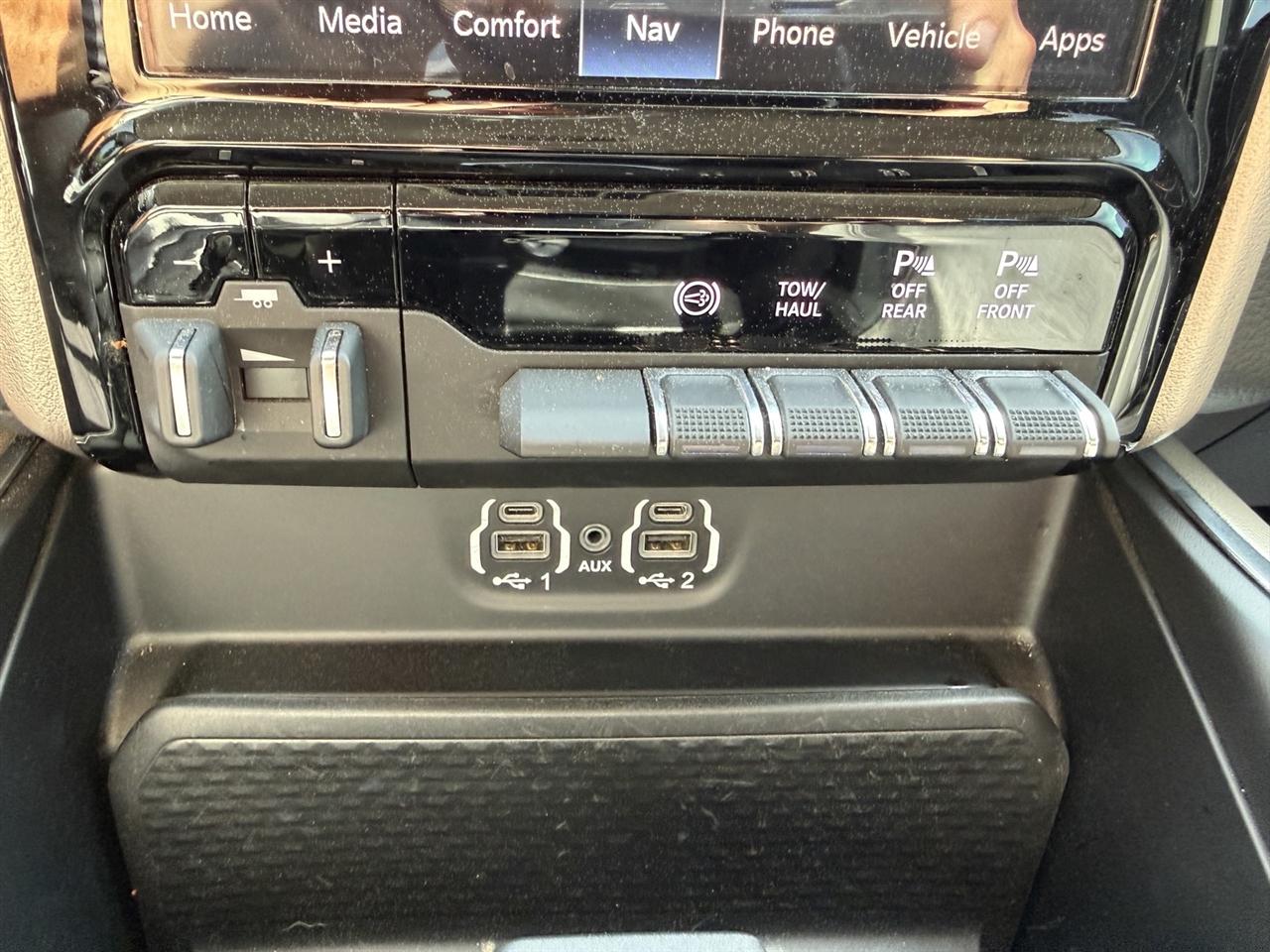 RAM 2500 Laramie Crew Cab SWB 4WD 2023