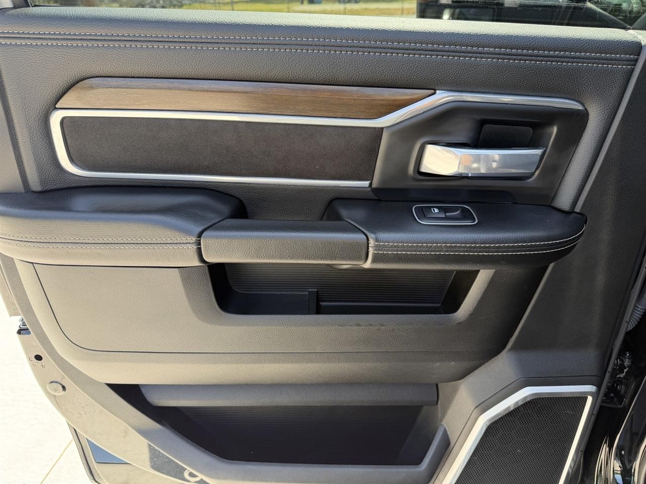 RAM 2500 Laramie Crew Cab SWB 4WD 2023