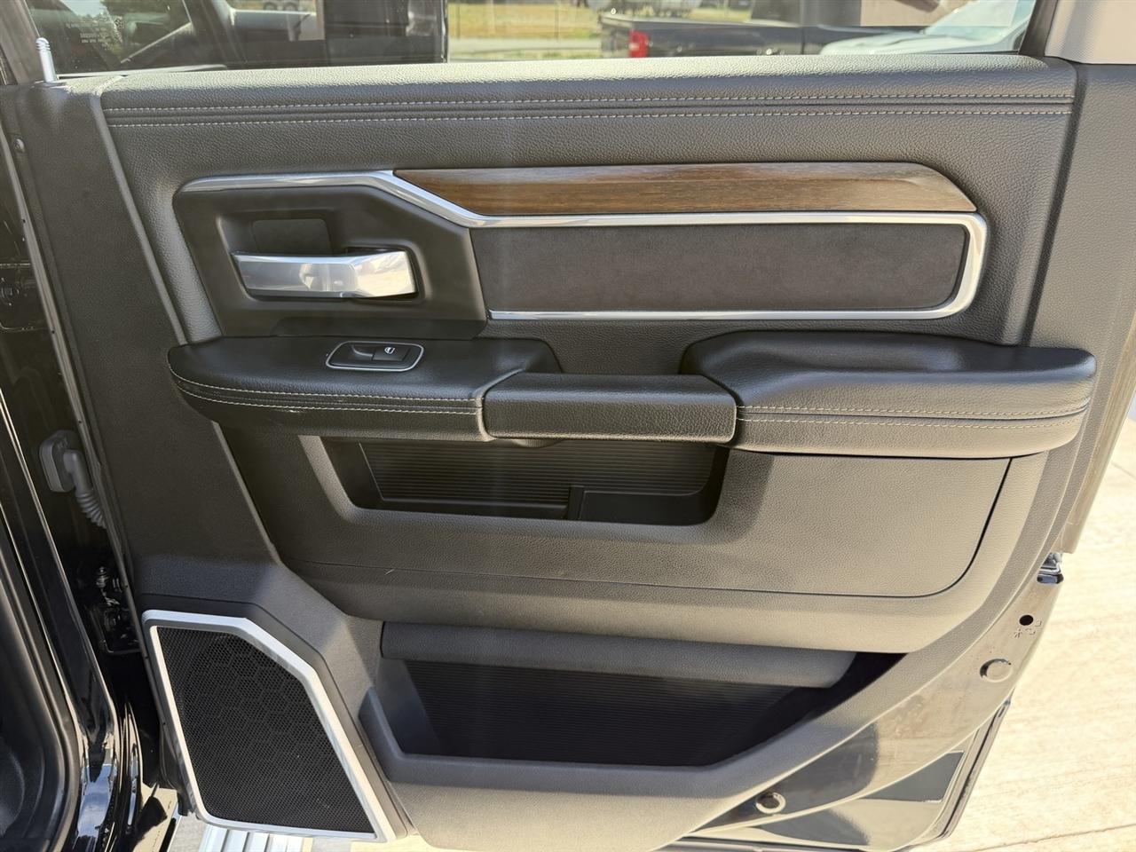 RAM 2500 Laramie Crew Cab SWB 4WD 2023