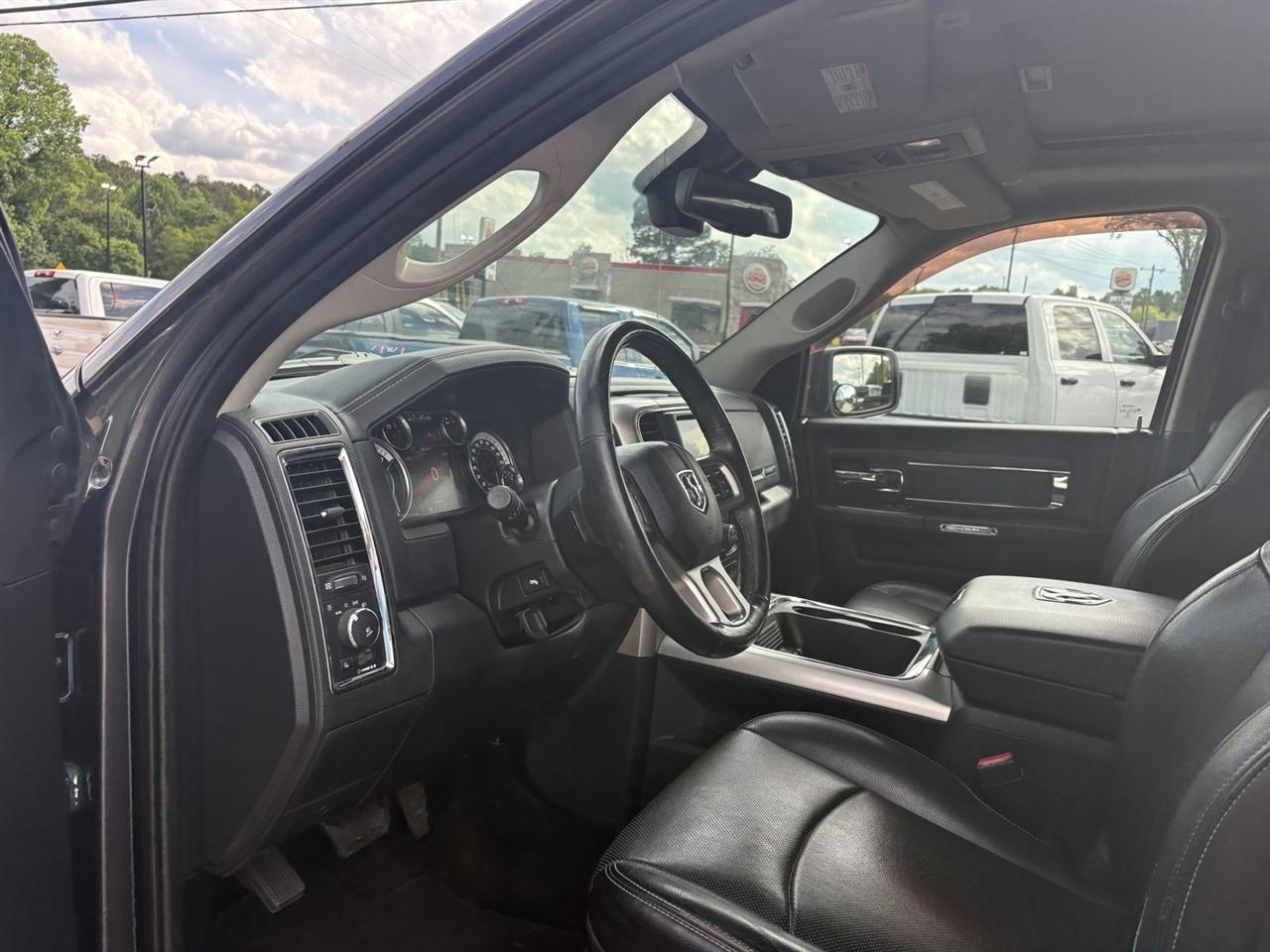 RAM 1500 Laramie Crew Cab LWB 4WD 2017