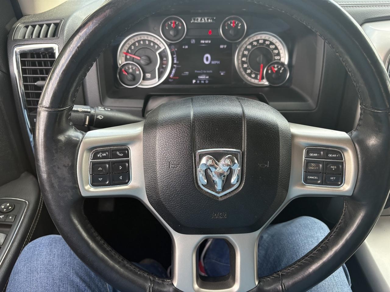 RAM 1500 Laramie Crew Cab LWB 4WD 2017