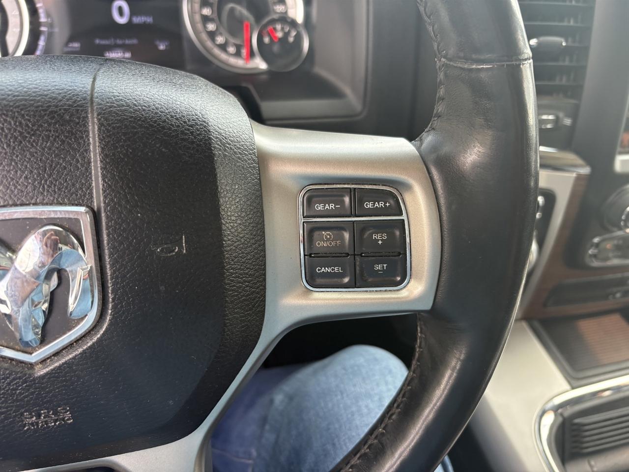 RAM 1500 Laramie Crew Cab LWB 4WD 2017