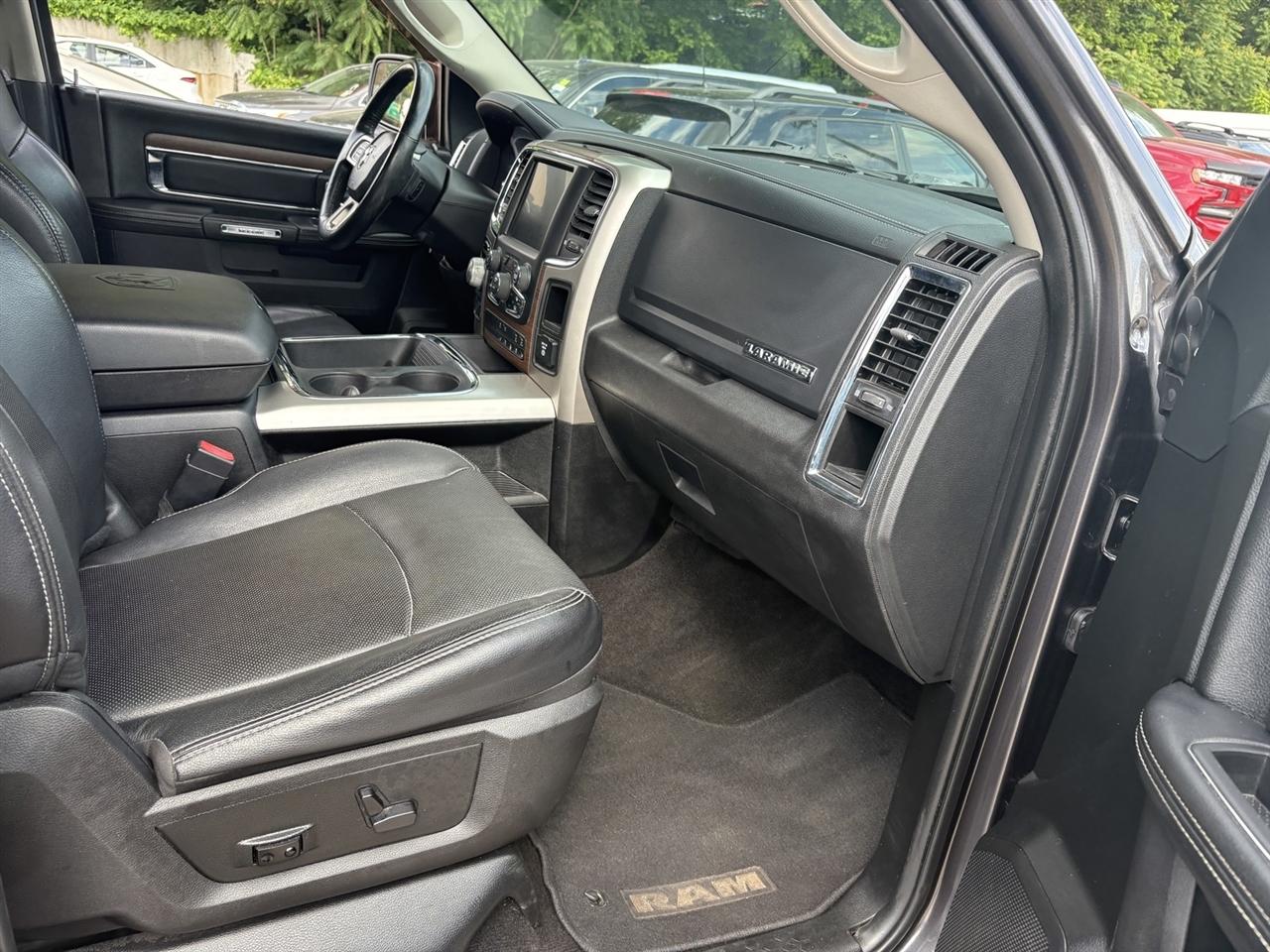 RAM 1500 Laramie Crew Cab LWB 4WD 2017