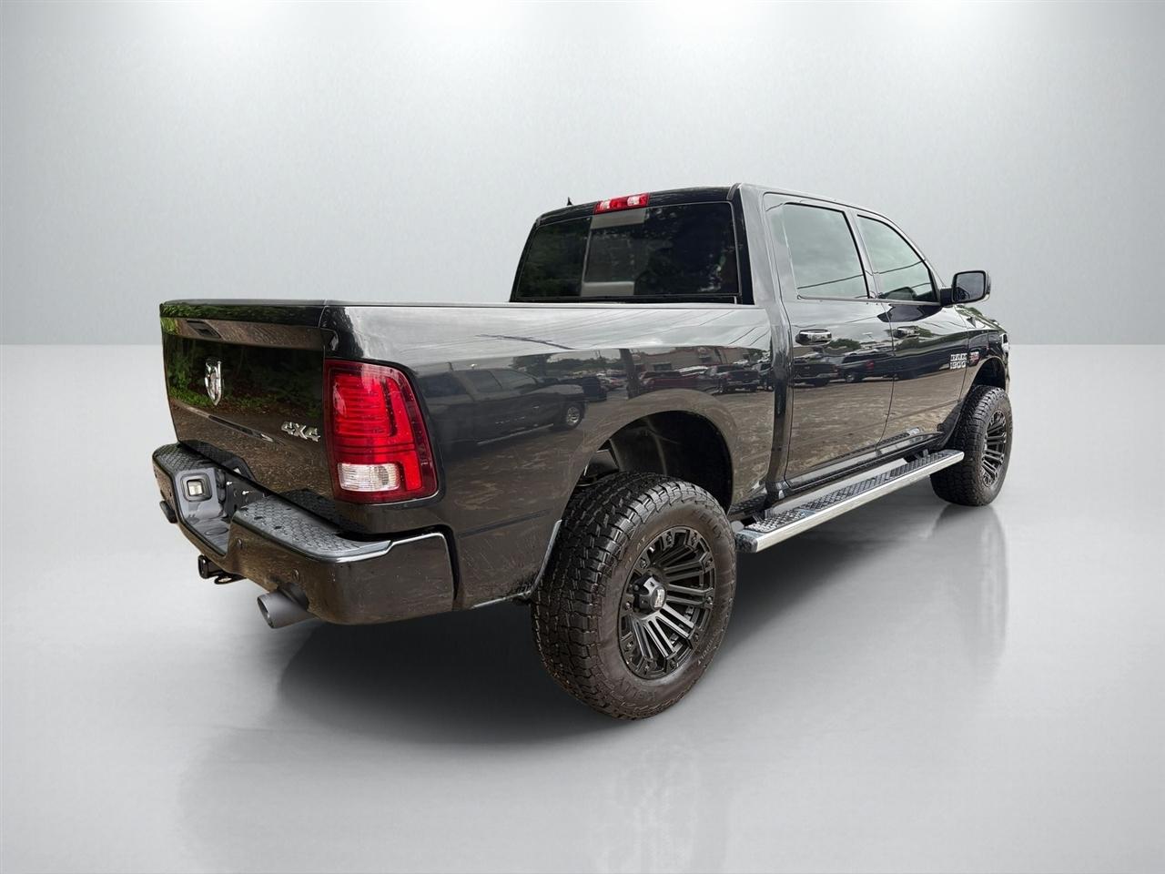 RAM 1500 Sport Crew Cab SWB 4WD 2015