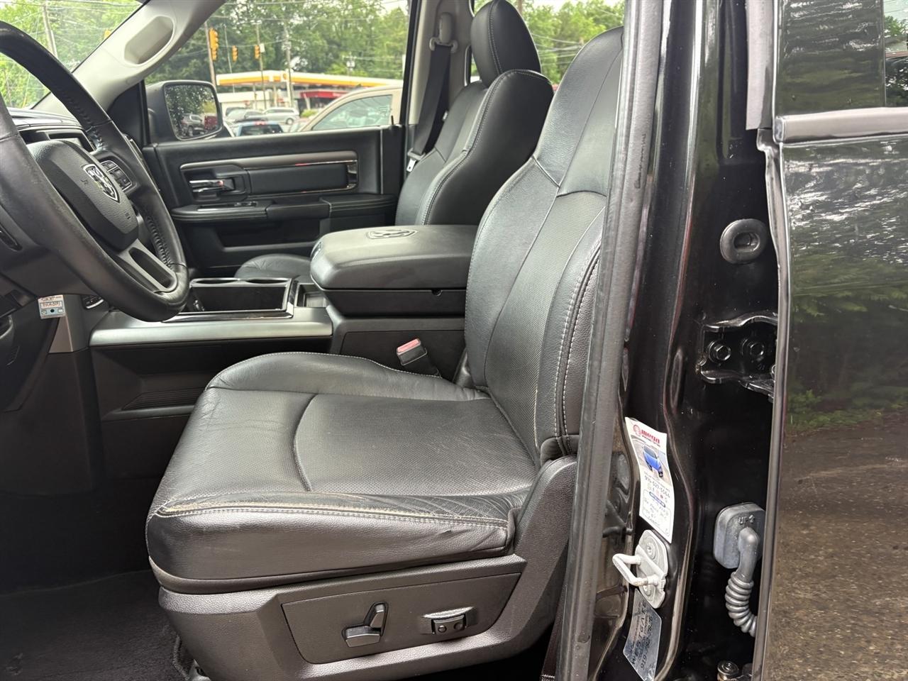 RAM 1500 Sport Crew Cab SWB 4WD 2015