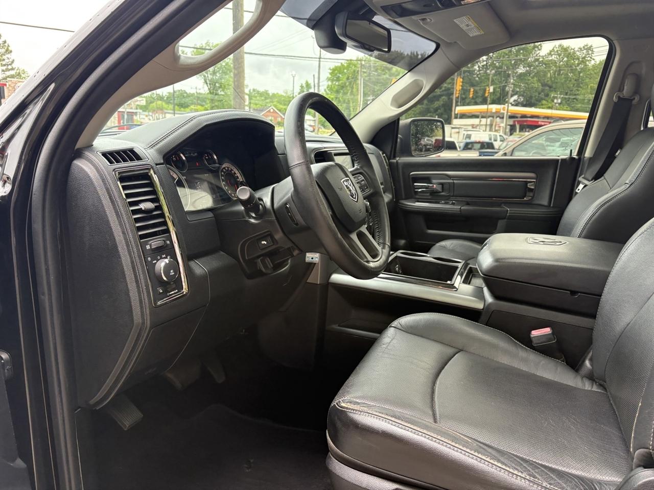 RAM 1500 Sport Crew Cab SWB 4WD 2015