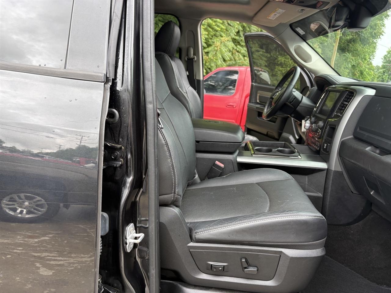 RAM 1500 Sport Crew Cab SWB 4WD 2015