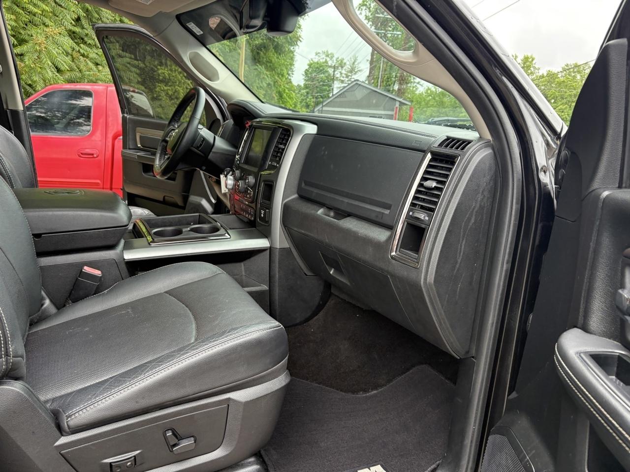 RAM 1500 Sport Crew Cab SWB 4WD 2015