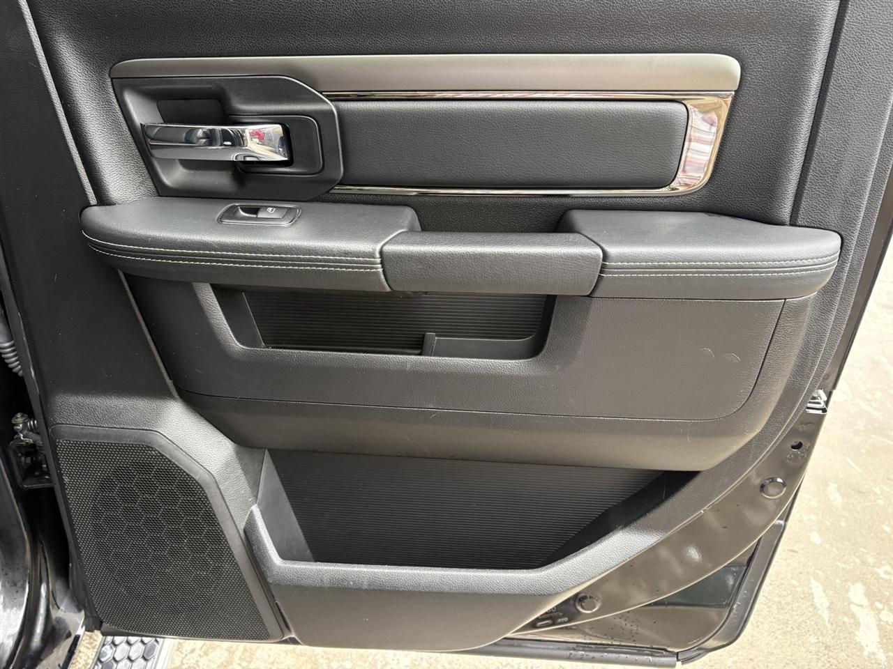 RAM 1500 Sport Crew Cab SWB 4WD 2015
