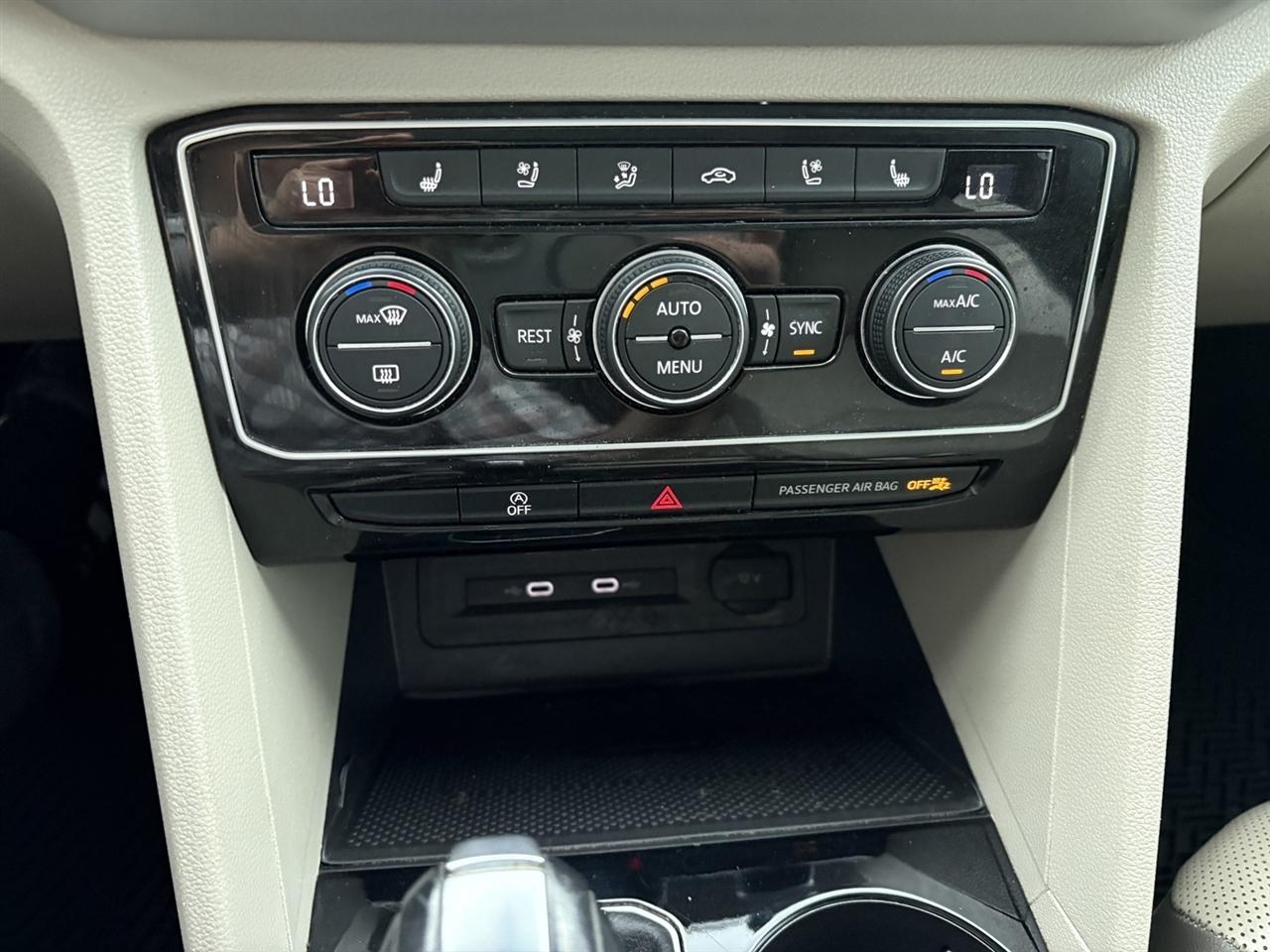 Volkswagen Atlas V6 SEL Premium R-Line 4MOTION 2021