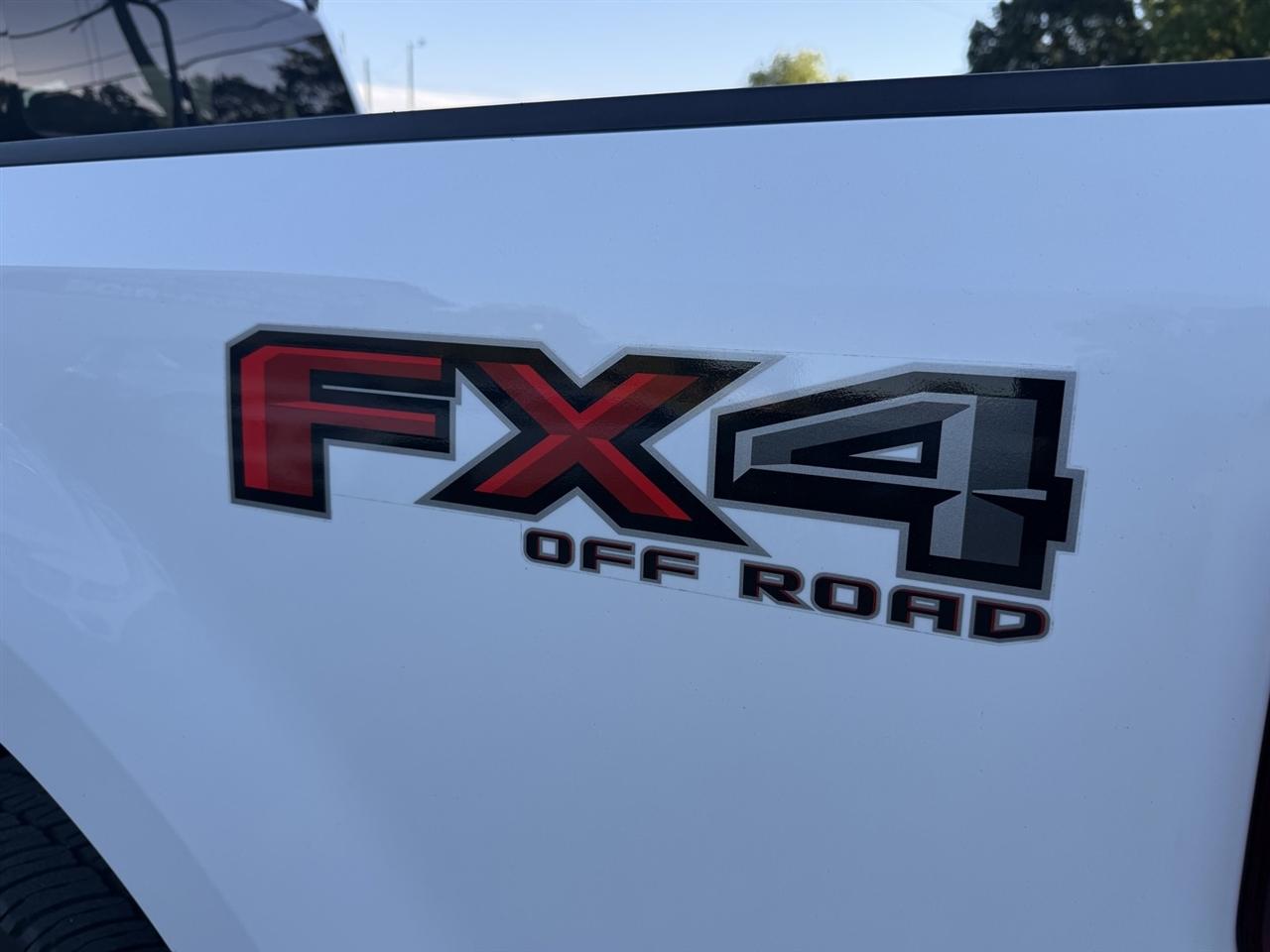 Ford F-250 SD Lariat Crew Cab 4WD 2021