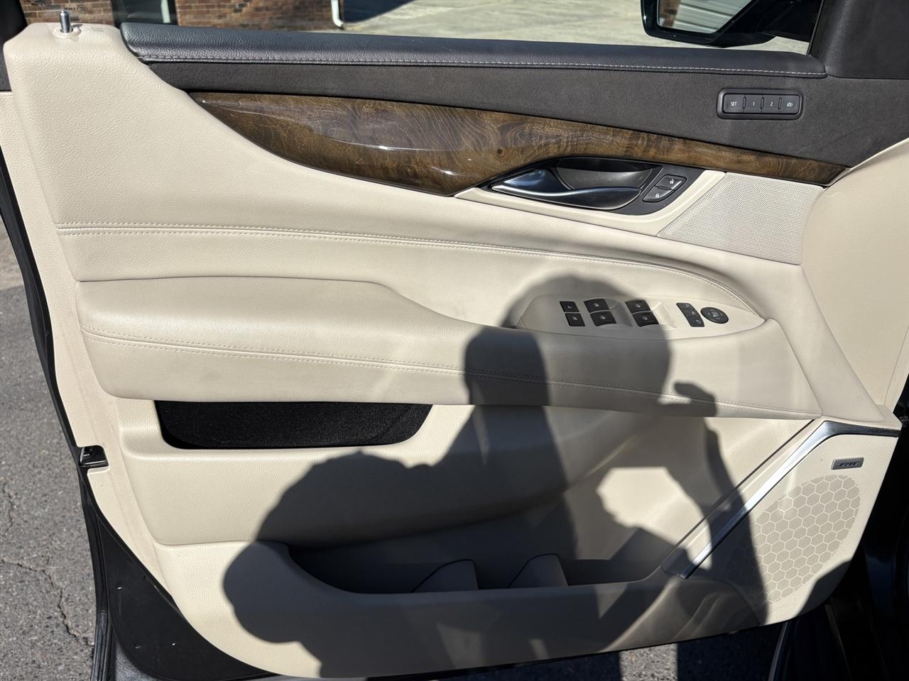 Cadillac Escalade Luxury 4WD 2019