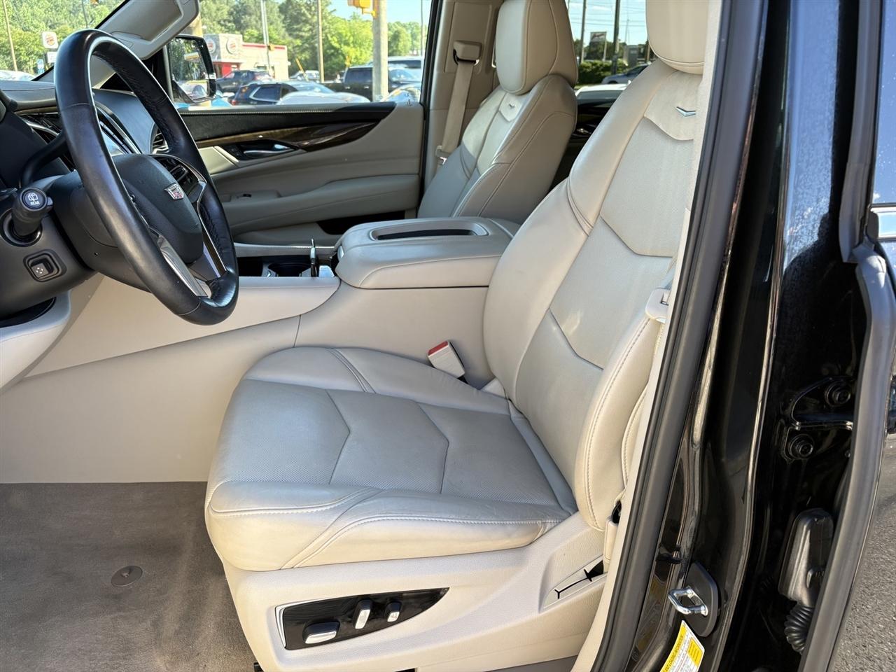 Cadillac Escalade Luxury 4WD 2019