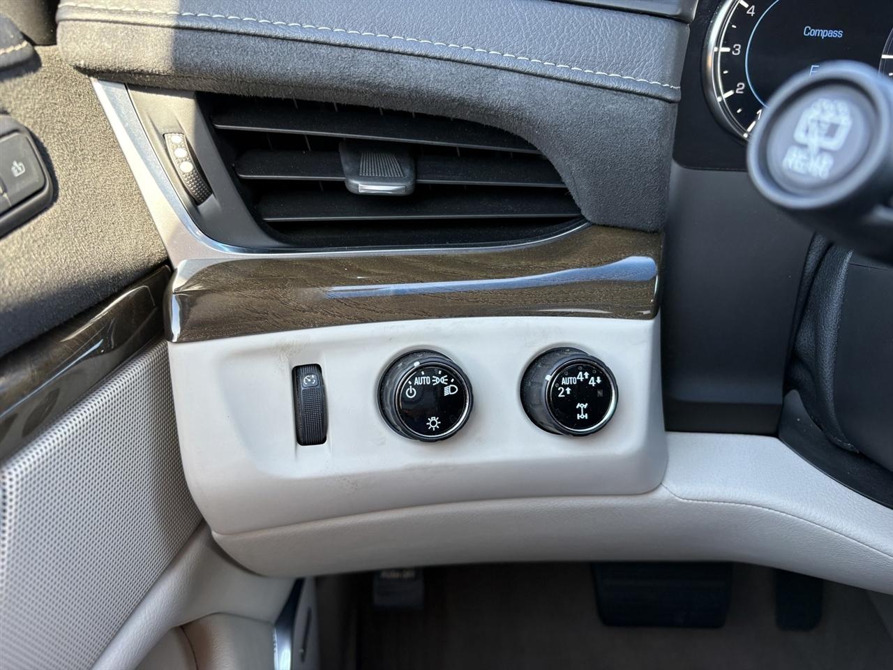 Cadillac Escalade Luxury 4WD 2019