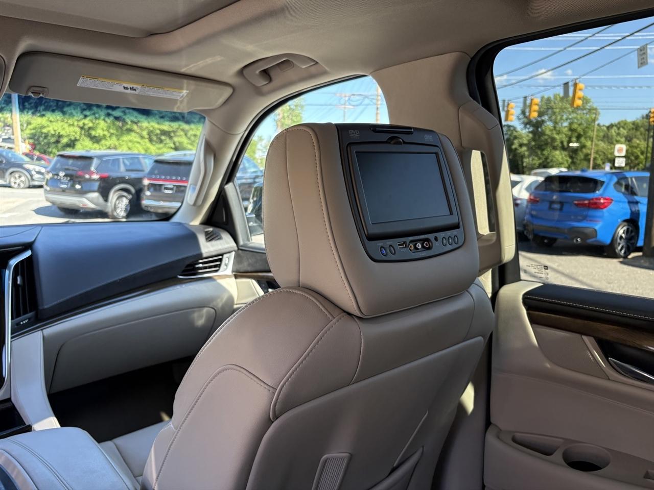 Cadillac Escalade Luxury 4WD 2019