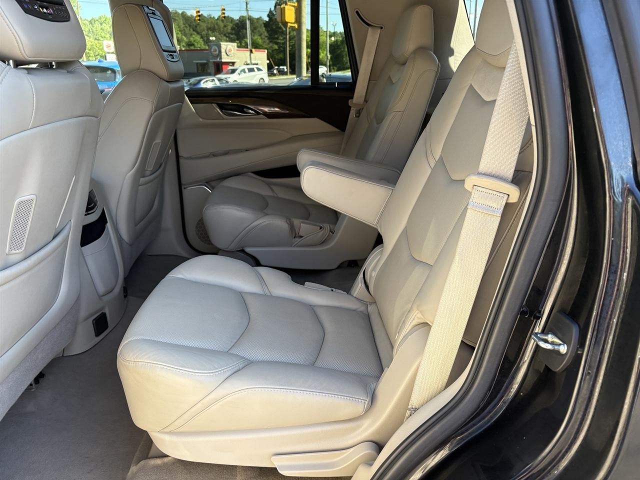 Cadillac Escalade Luxury 4WD 2019
