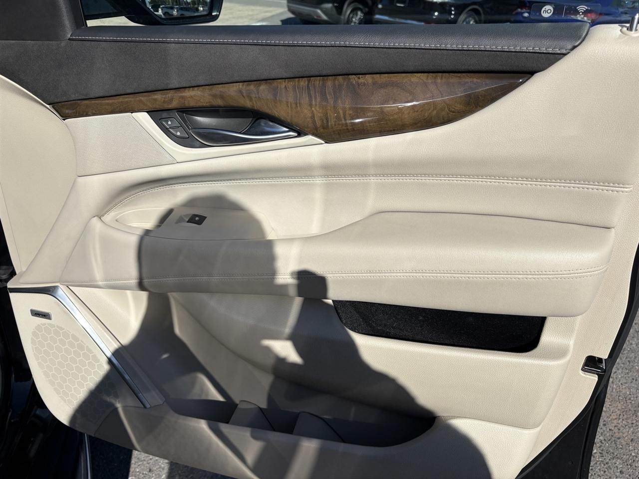 Cadillac Escalade Luxury 4WD 2019