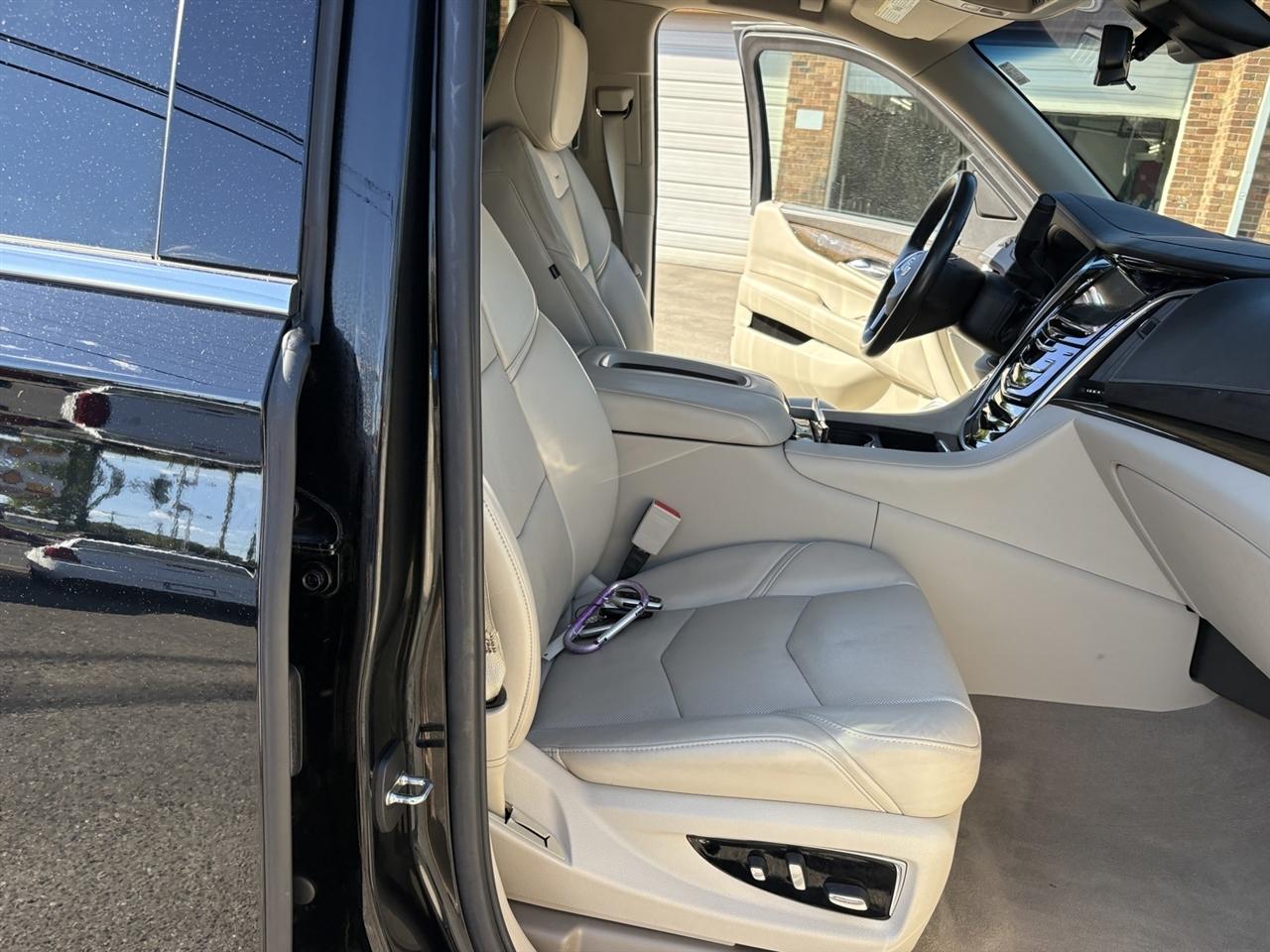 Cadillac Escalade Luxury 4WD 2019
