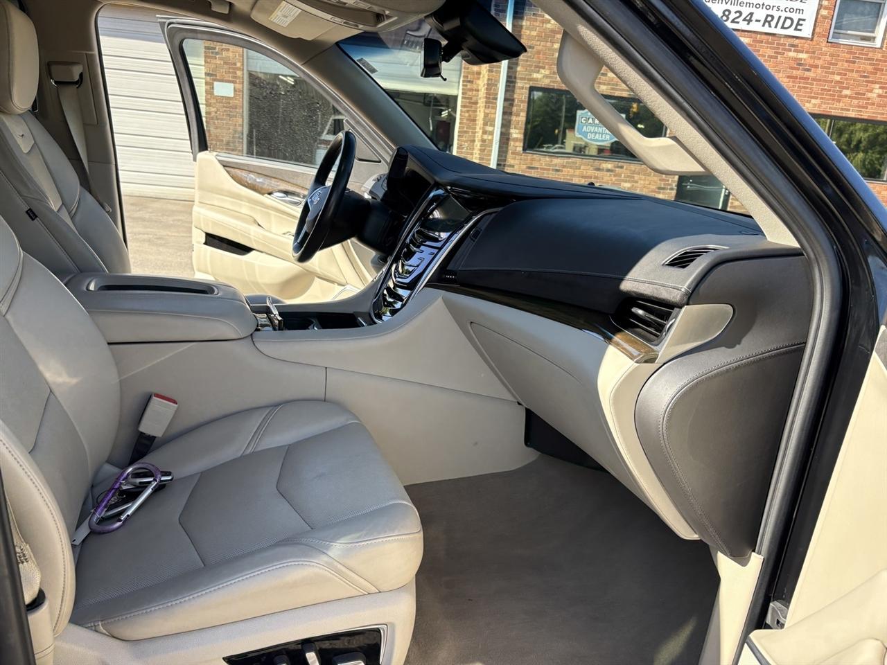 Cadillac Escalade Luxury 4WD 2019