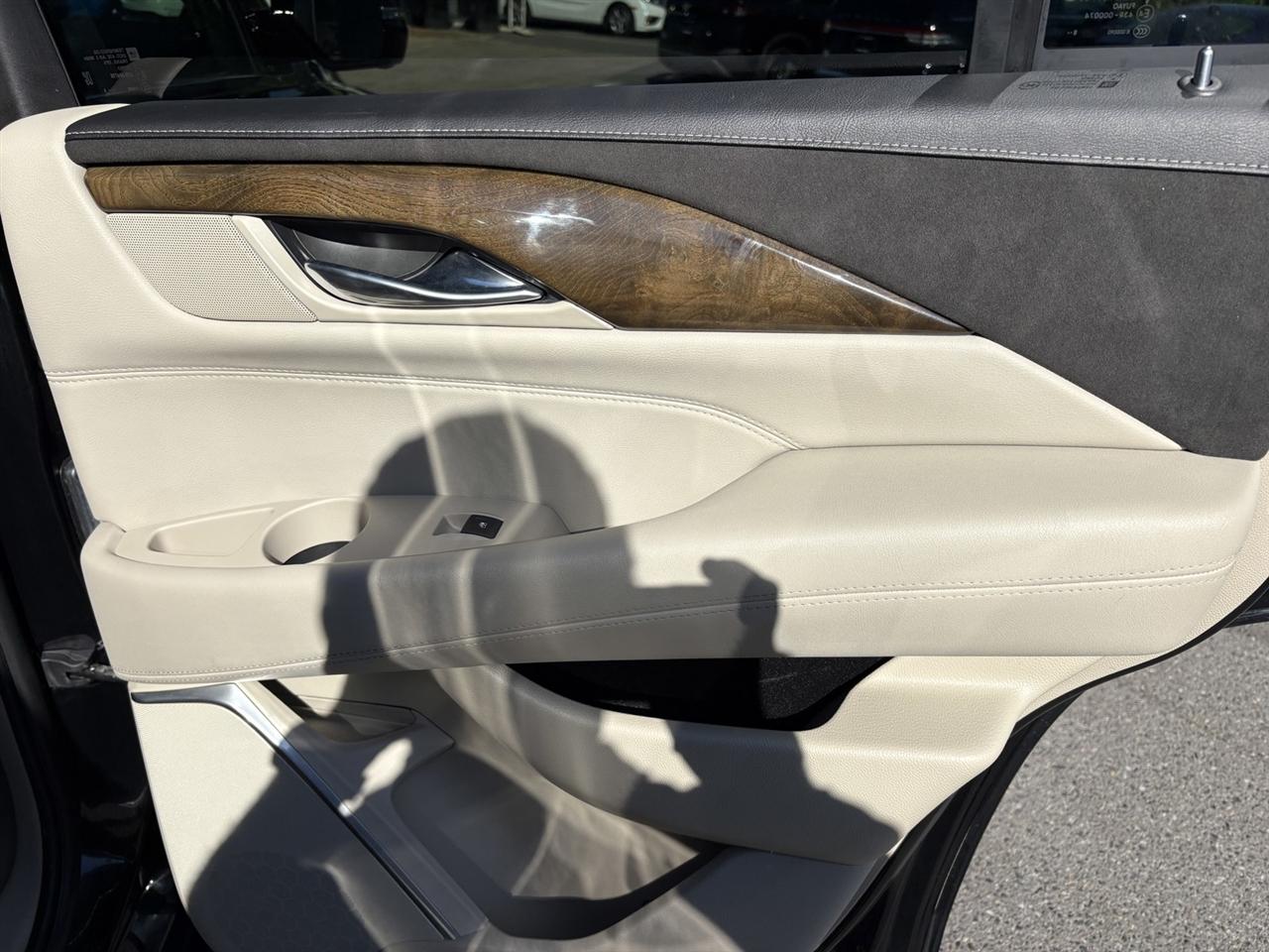 Cadillac Escalade Luxury 4WD 2019