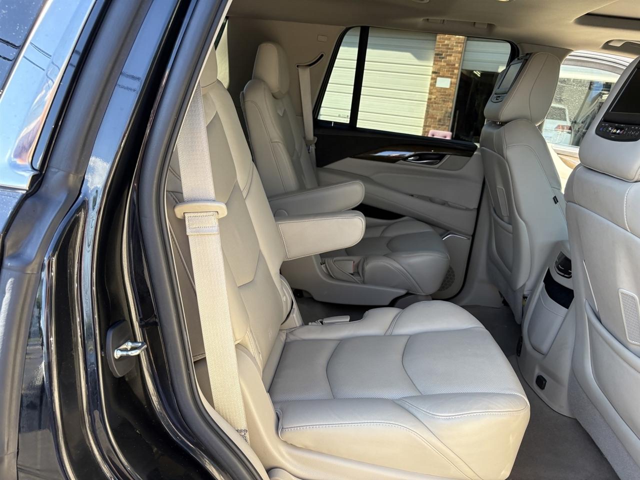 Cadillac Escalade Luxury 4WD 2019