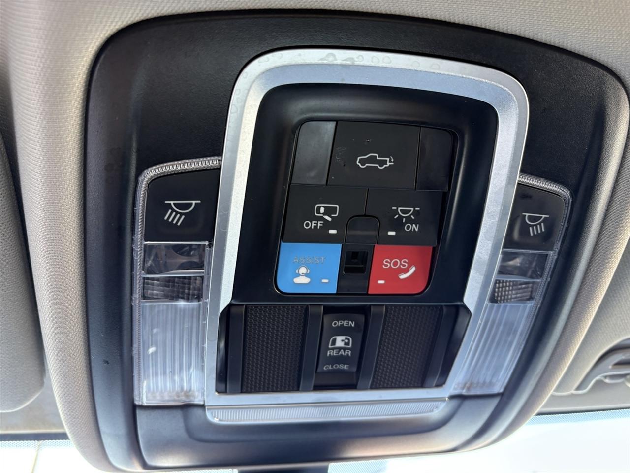 RAM 2500 Laramie Crew Cab SWB 4WD 2024