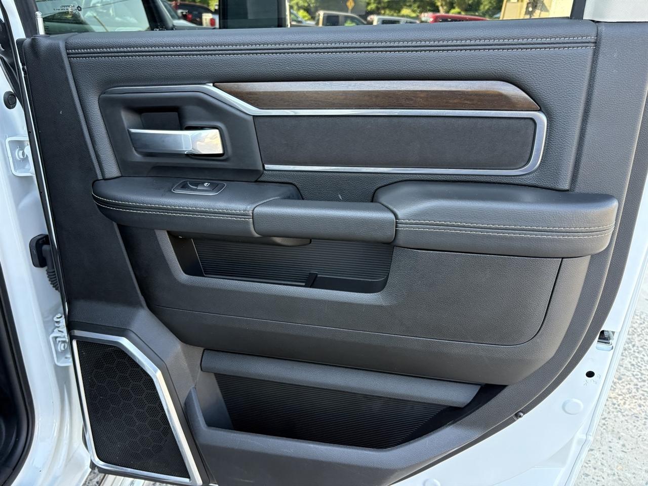 RAM 2500 Laramie Crew Cab SWB 4WD 2024