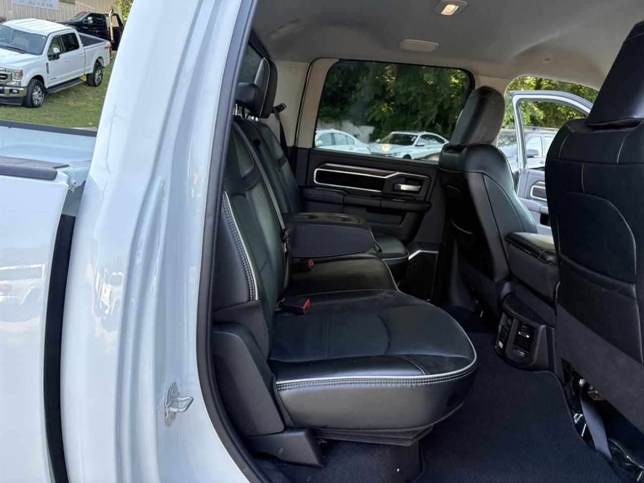 RAM 2500 Laramie Crew Cab SWB 4WD 2024