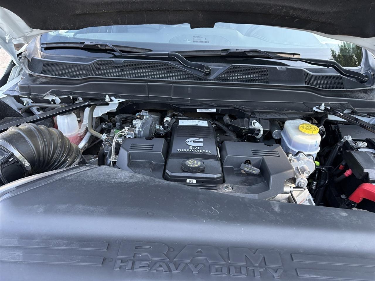 RAM 2500 Laramie Crew Cab SWB 4WD 2024