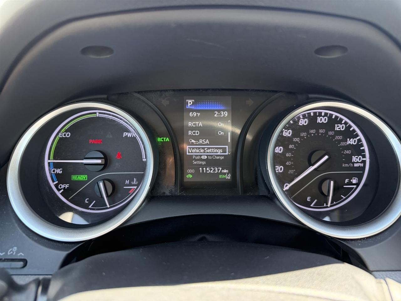 Toyota Camry Hybrid LE 2022