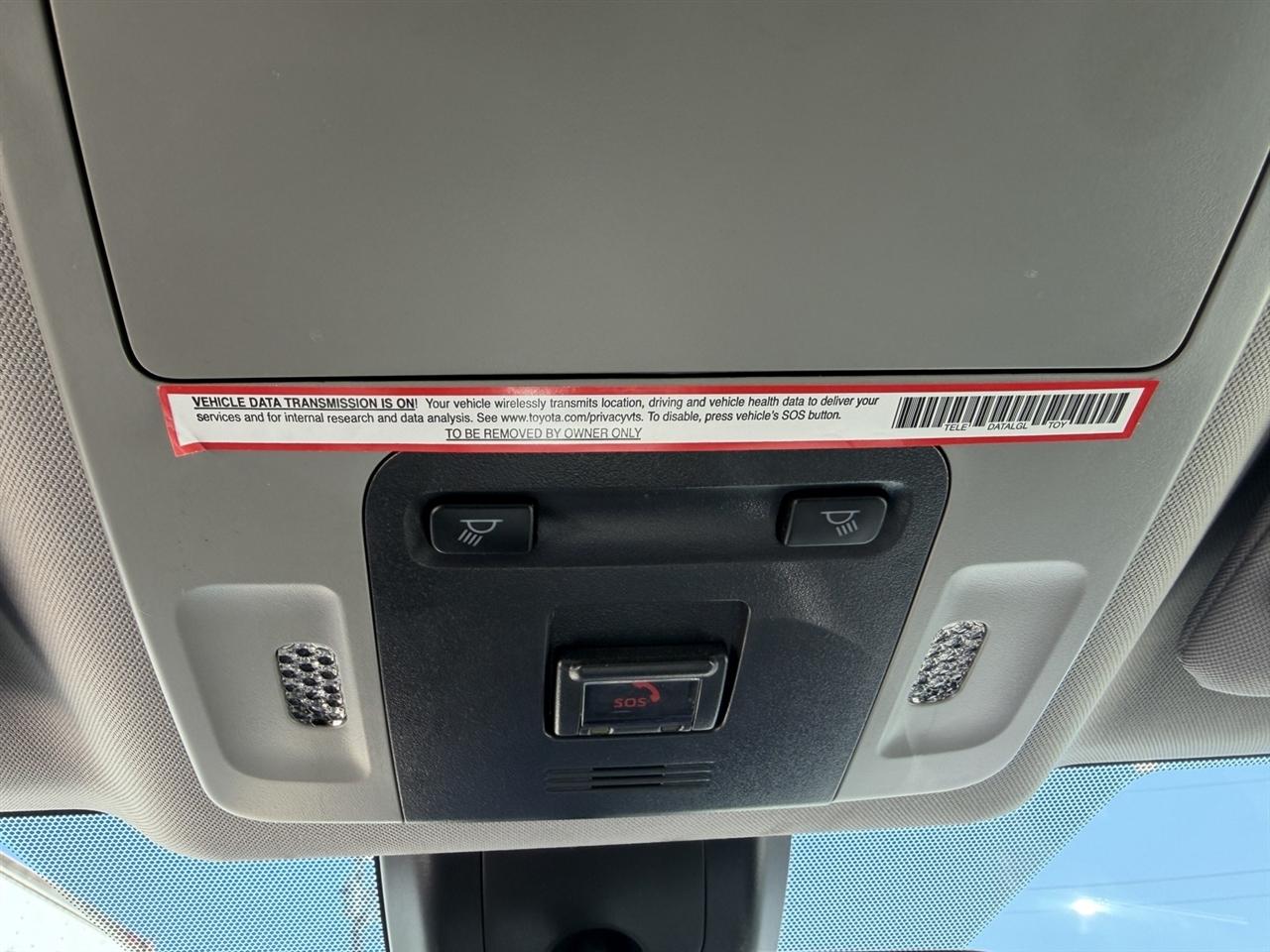 Toyota Camry Hybrid LE 2022