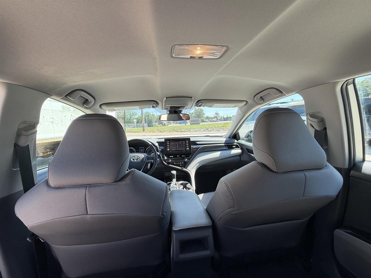 Toyota Camry Hybrid LE 2022