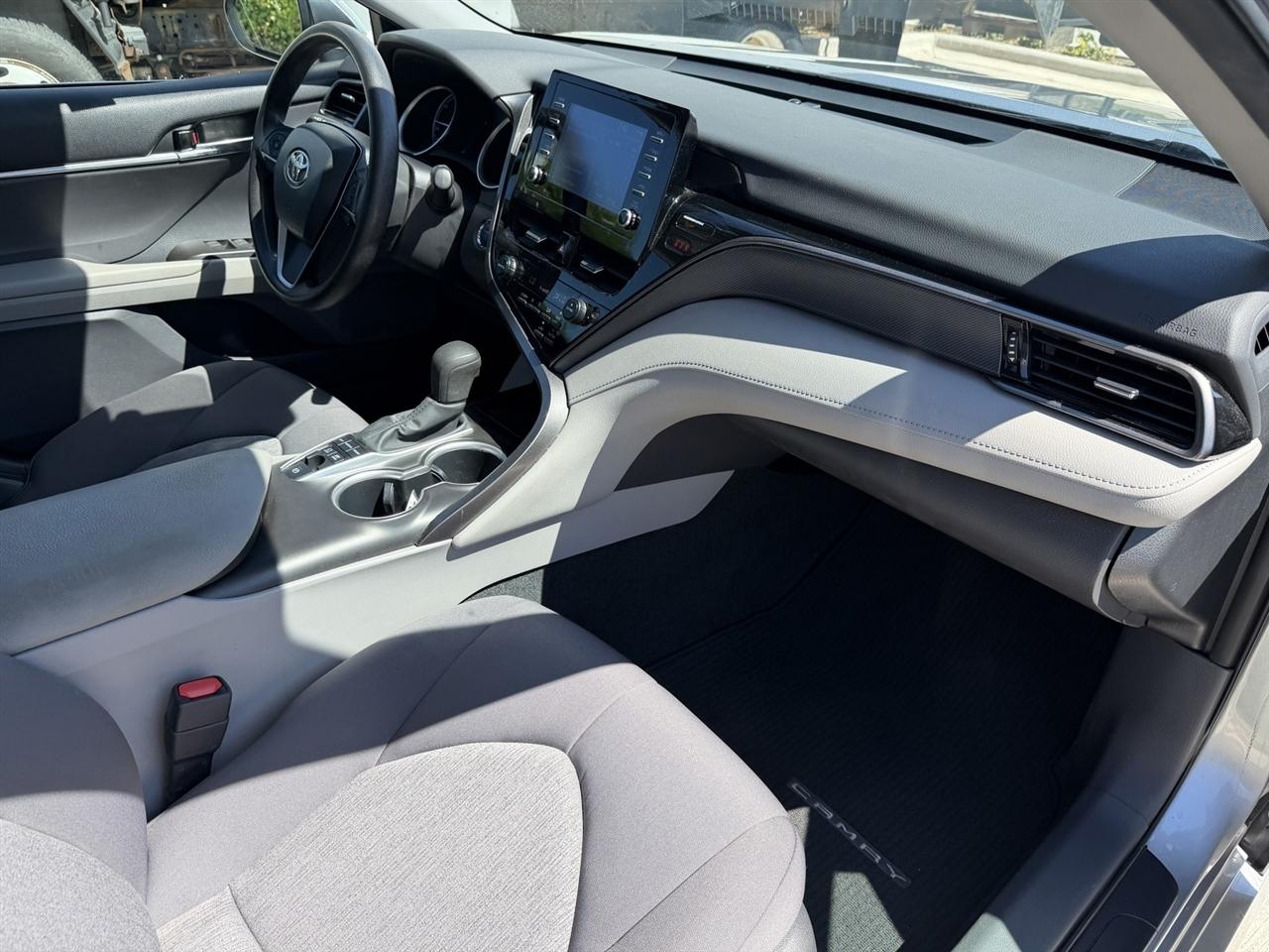 Toyota Camry Hybrid LE 2022