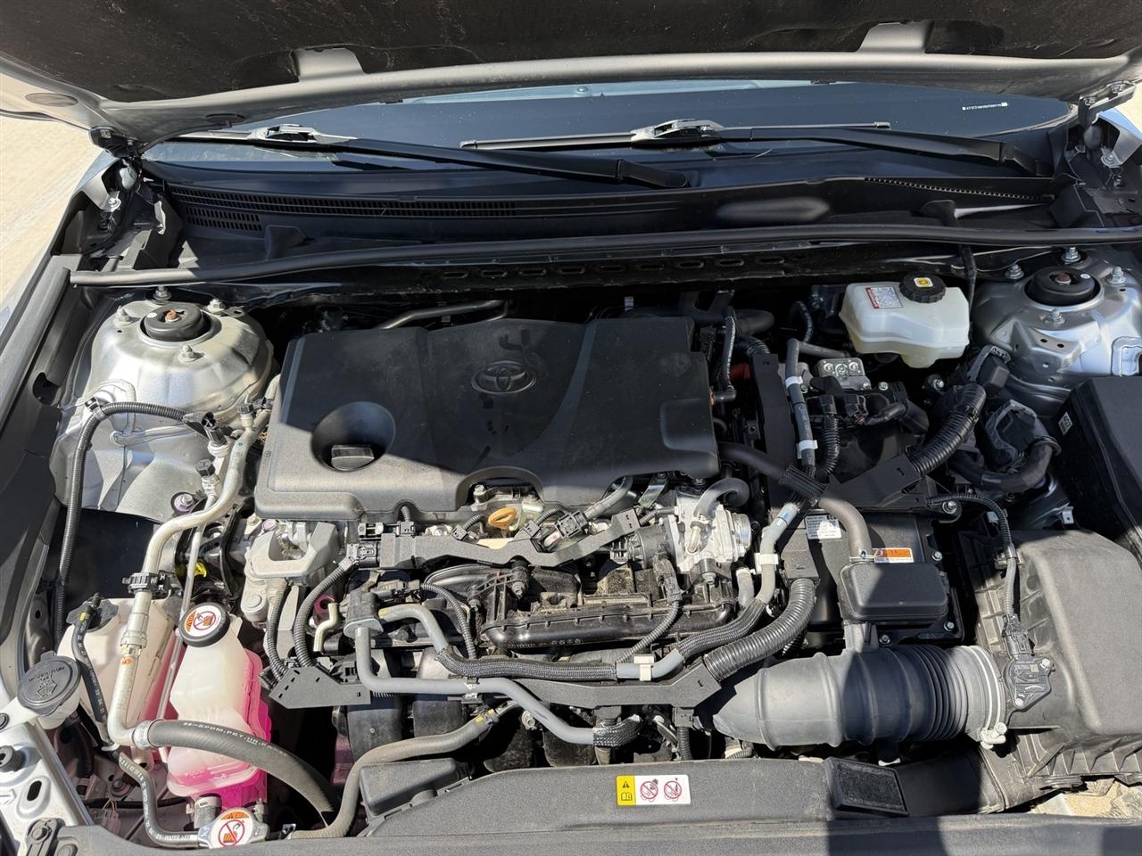 Toyota Camry Hybrid LE 2022